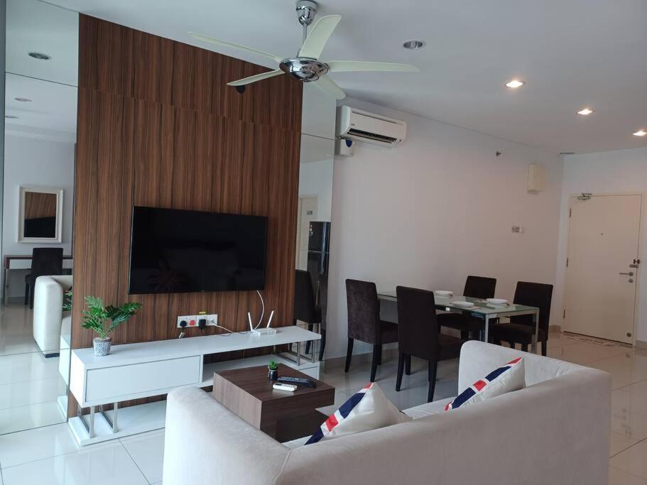 Apartamento Ls Mansion One George Town Exterior foto