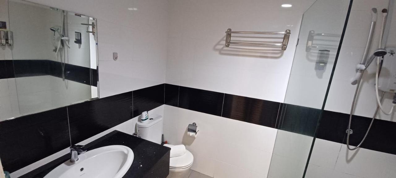 Apartamento Ls Mansion One George Town Exterior foto